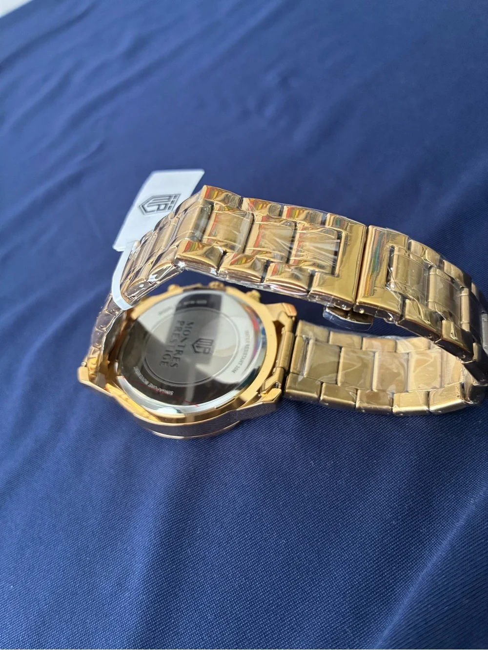 Montres Prestige/ water resistant 30m singapore movement.